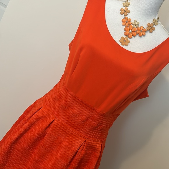 🤑SOLD🤑 BEAUTIFUL ORANGE NY & CO DRESS WITH FREE JEWELRY INCLUDED - Picture 3 of 7